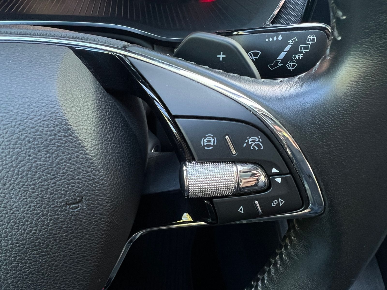 Fahrzeugabbildung SKODA Octavia III Combi iV Style 1.4 Hybrid DSG *LED,