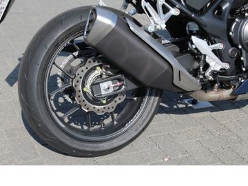 Honda CB750 Hornet e-Clutch *inkl. Zubehör