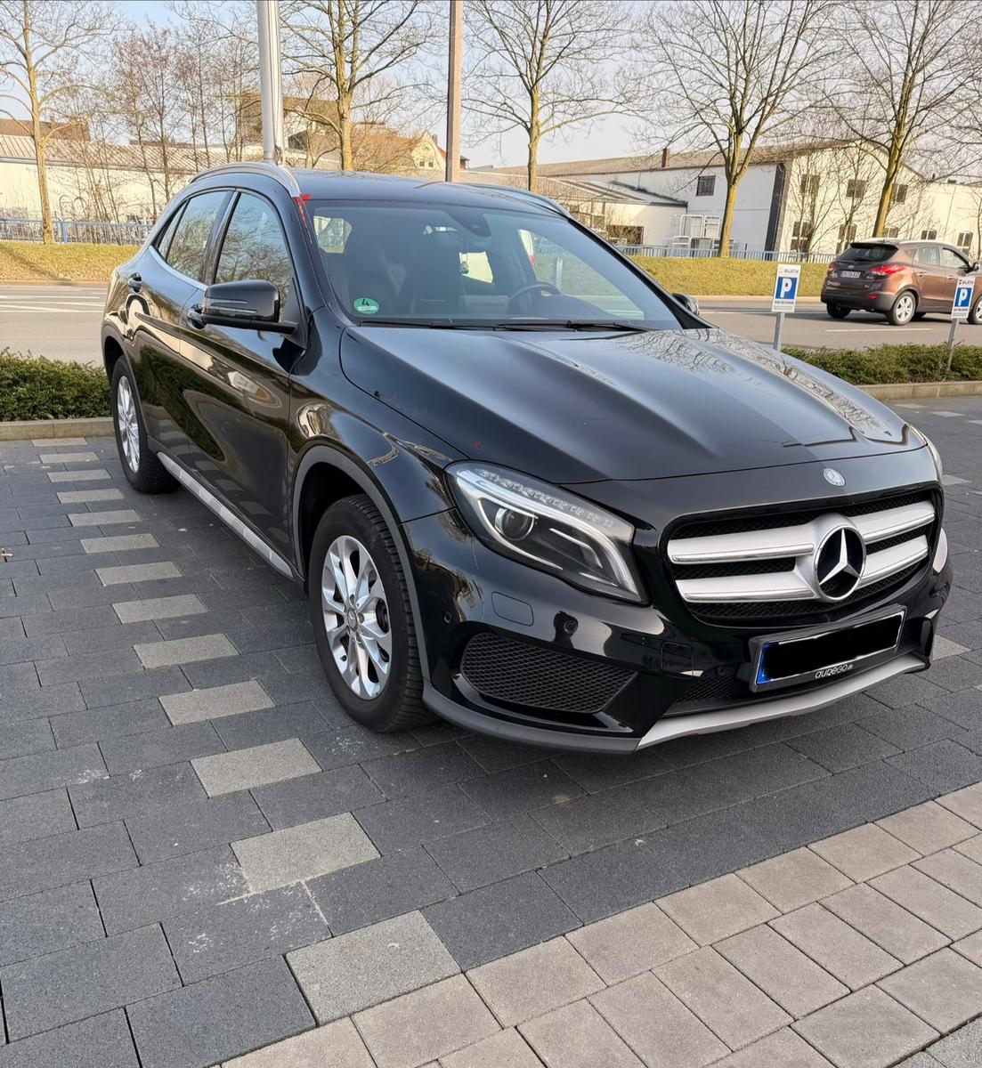 Mercedes-Benz GLA 220