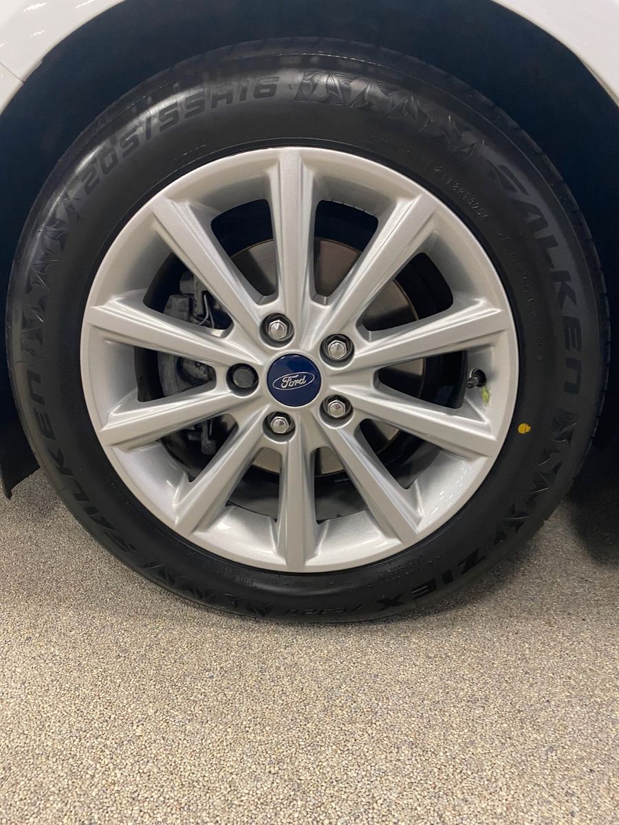 Fahrzeugabbildung Ford Focus 1.0 EcoBoost Titanium+NAVI+TELEFON+ALU+BC+