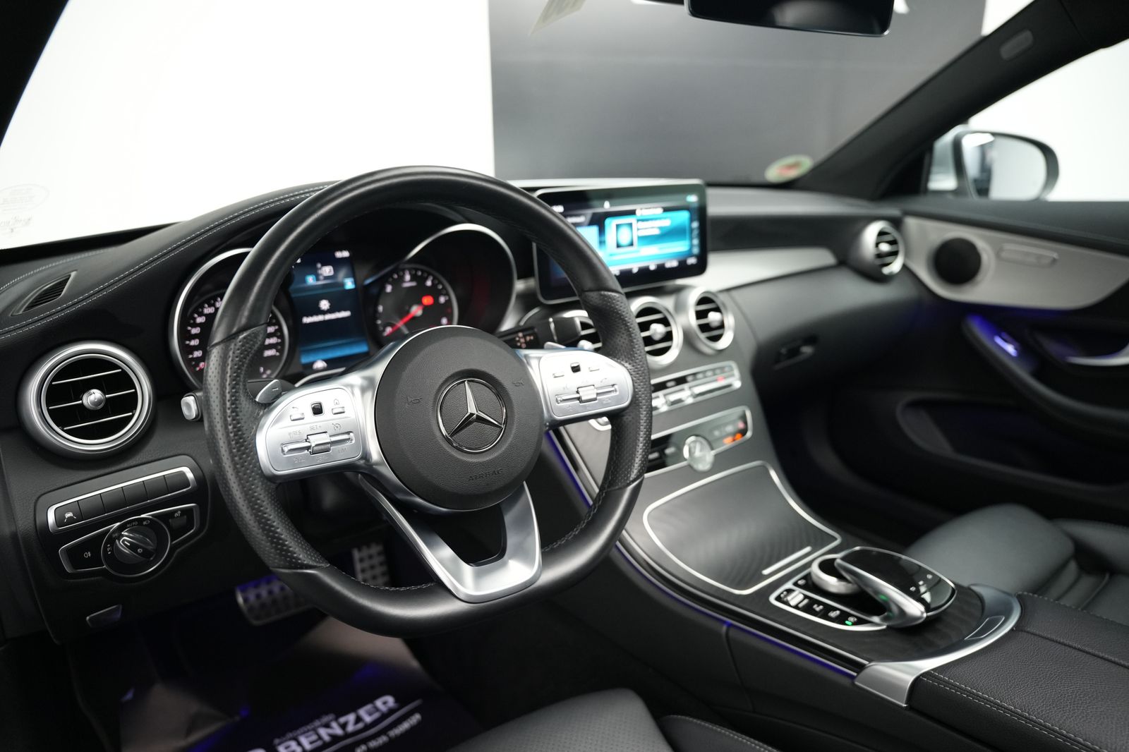Fahrzeugabbildung Mercedes-Benz C 220d *AMG*Panorama*Ambiente*MBUX*SHZ*