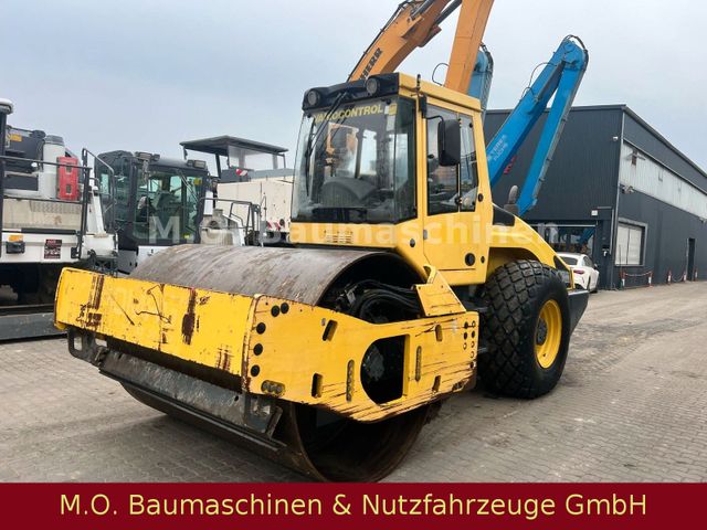 BOMAG BW 213 D4-4BVC / 14,9 T / Walzenzug /