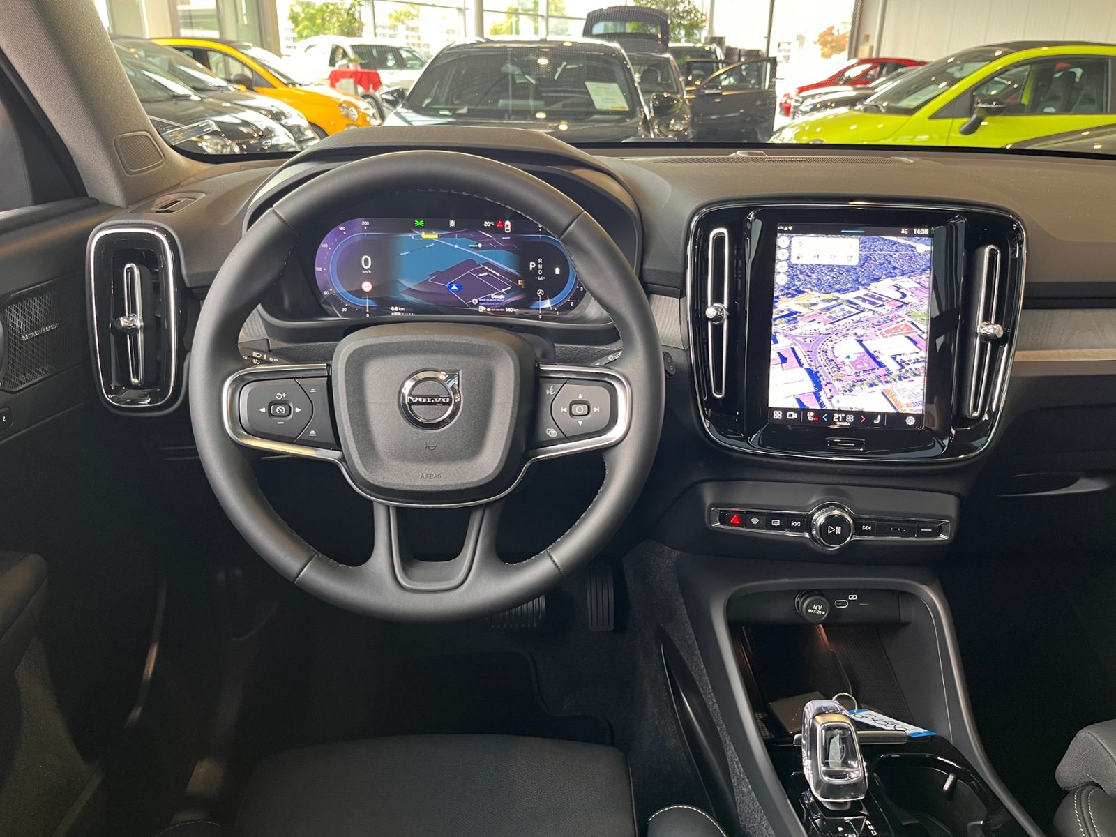 Fahrzeugabbildung Volvo XC40 Ultra Dark PANO AHK 21" 360° KAM