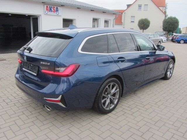 BMW 320d Touring Luxury Line Automatik foto 3