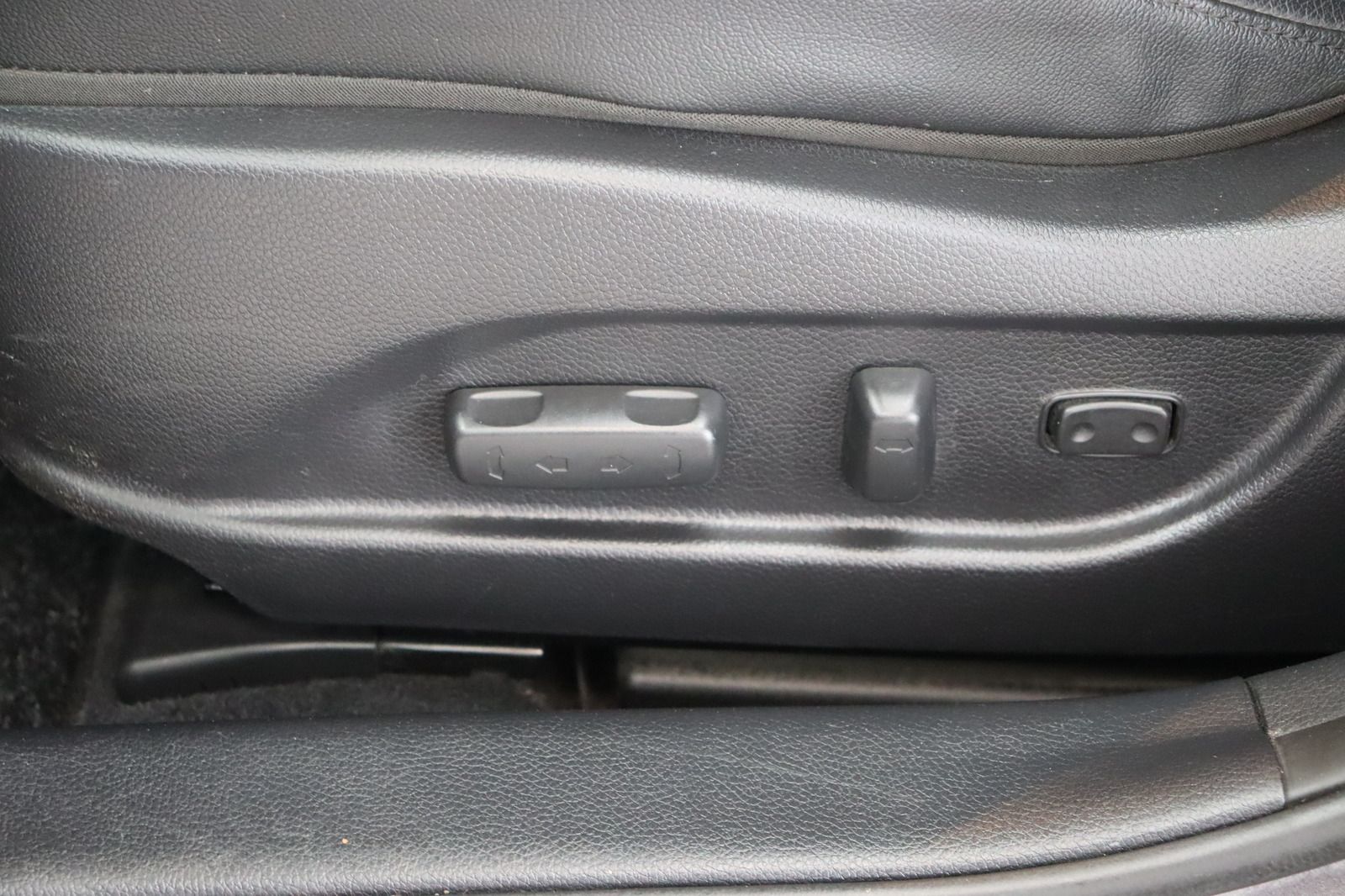 Fahrzeugabbildung Hyundai i40 FL 1.6 CRDi Space Plus * Sitzhzg./-lüftung