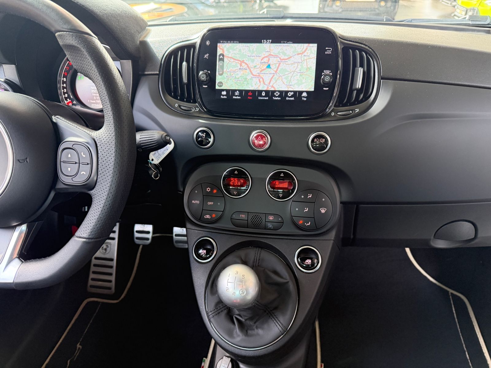 Fahrzeugabbildung Abarth 695 1.4 T-Jet BEATS NAVI ALU