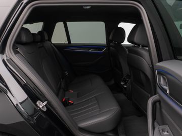 Fahrzeugabbildung BMW 520d xD M Sport Kamera DAB HiFi 4xKlima ACC Komf