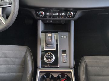 Mitsubishi OUTLANDER PHEV INTRO EDITION *ACC*STANDHZG*NAVI*
