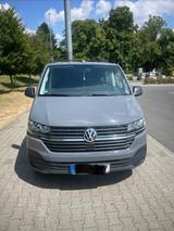 Volkswagen T6.1 Multivan, 2.0 TDI,  AHK, Standheizung - gebrauchte VW T6 Multivan aus dem Jahr 2023