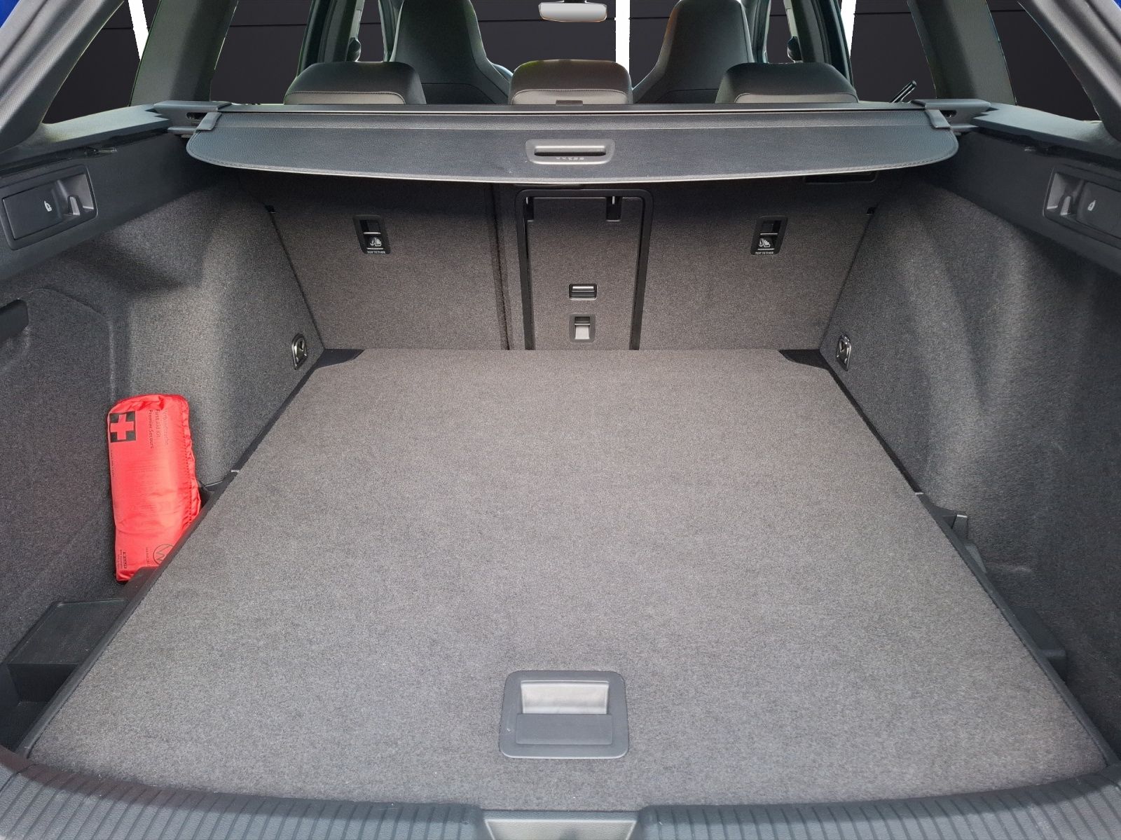 Fahrzeugabbildung Volkswagen Golf VIII Variant TDI R-Line DSG Standhzg LED-pl