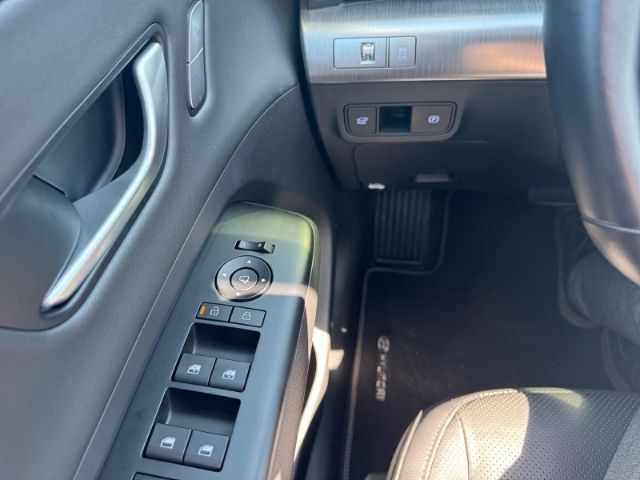 Fahrzeugabbildung Hyundai KONA Prime Elektro 2WD 65 HUD El. Panodach Navi