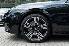 BMW 740 – 9 / 33