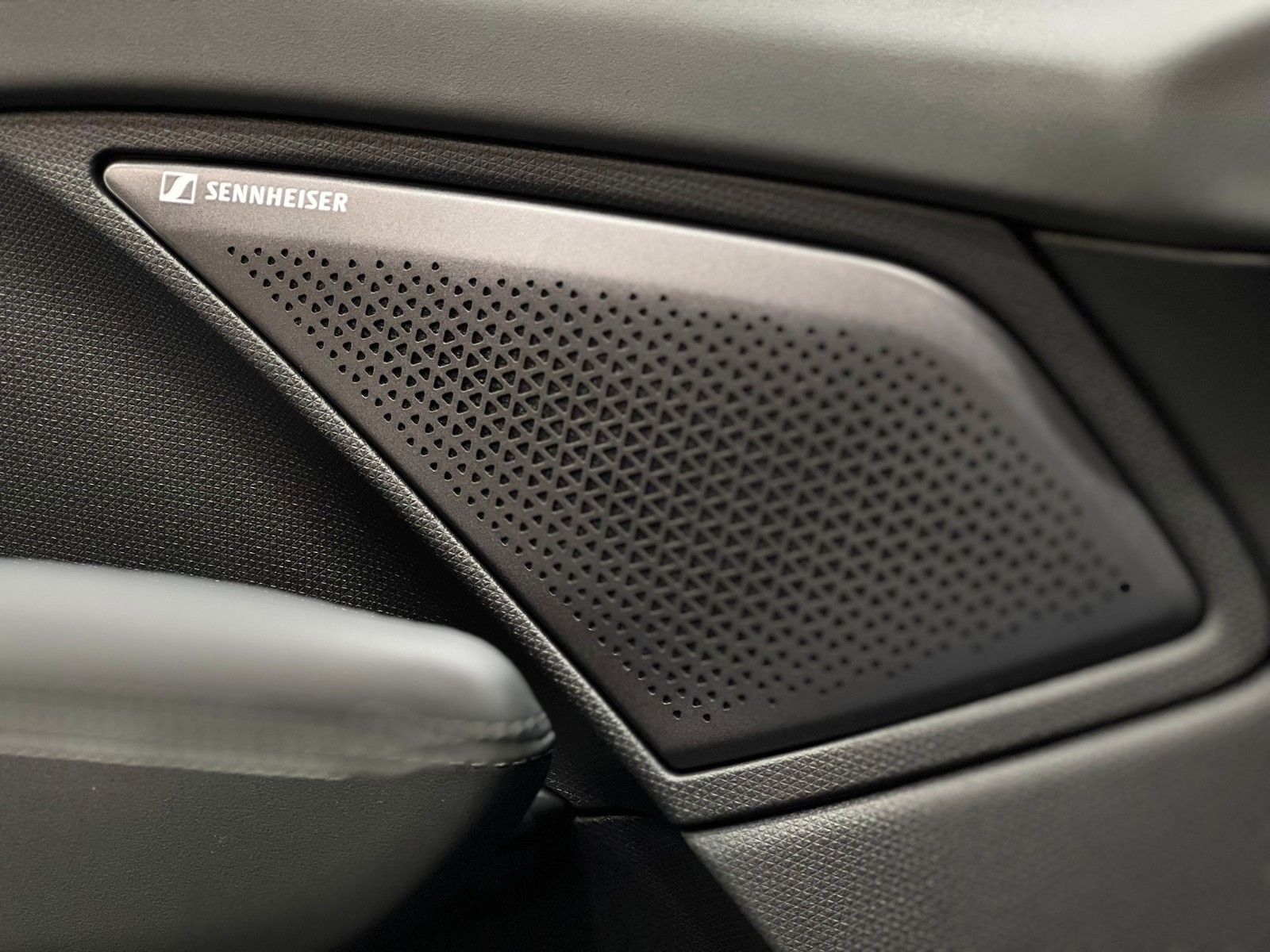 Fahrzeugabbildung CUPRA Terramar VZ 2.0 TSI 4Drive - Matrix - Sennheiser