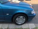 Mercedes-Benz C 180 CLASSIC Classic Automatik kilma TÜV Neue - Oldtimer: bis 5000 €