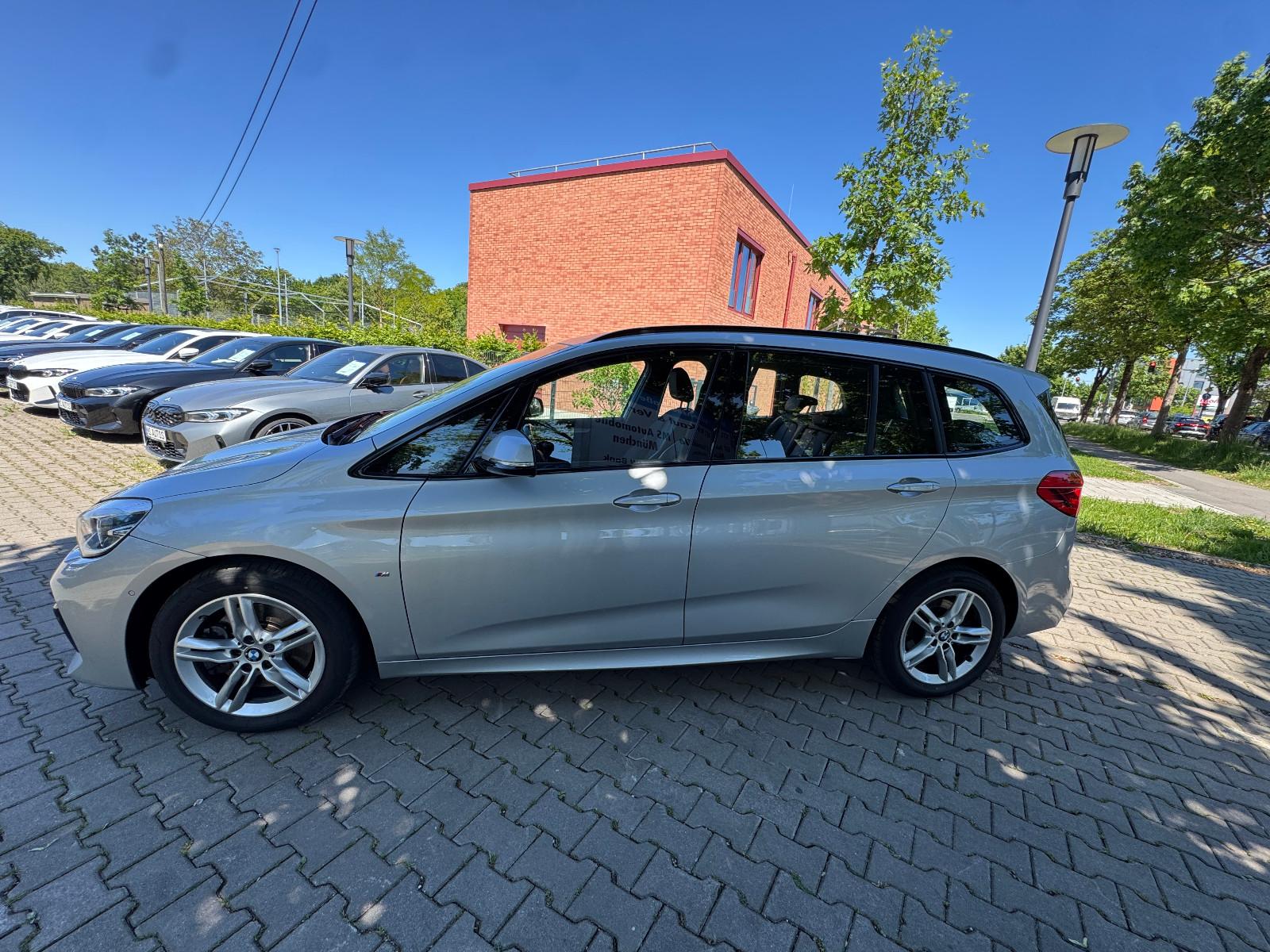 BMW 220 Gran T*MSport*7Sitze*Head Up*Panorama*Kamera