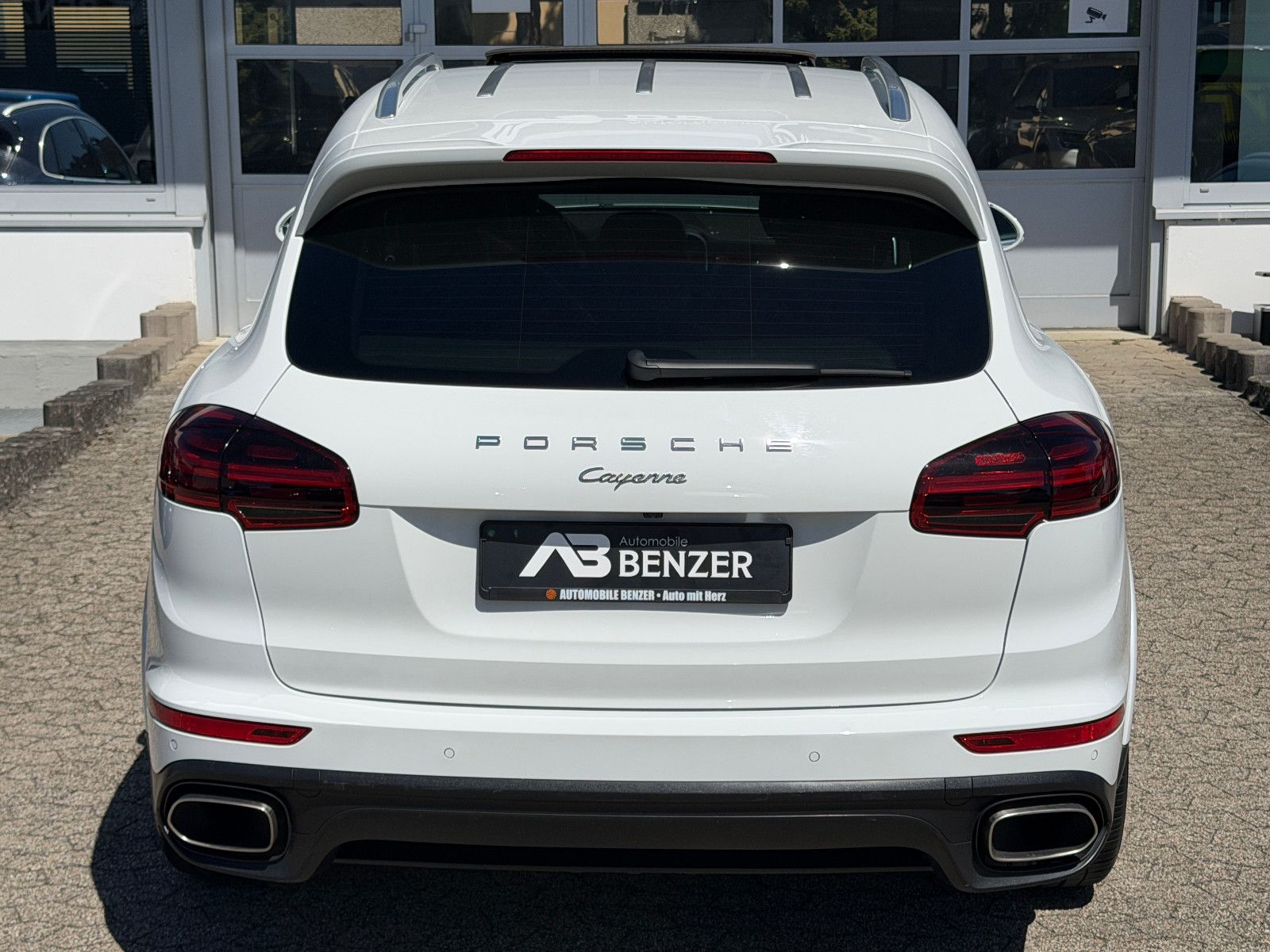 Fahrzeugabbildung Porsche Cayenne /LED/S-DACH/21"ALU/NAVI/LEDER/KAMERA