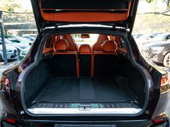 Aston Martin DBX – 21 / 29