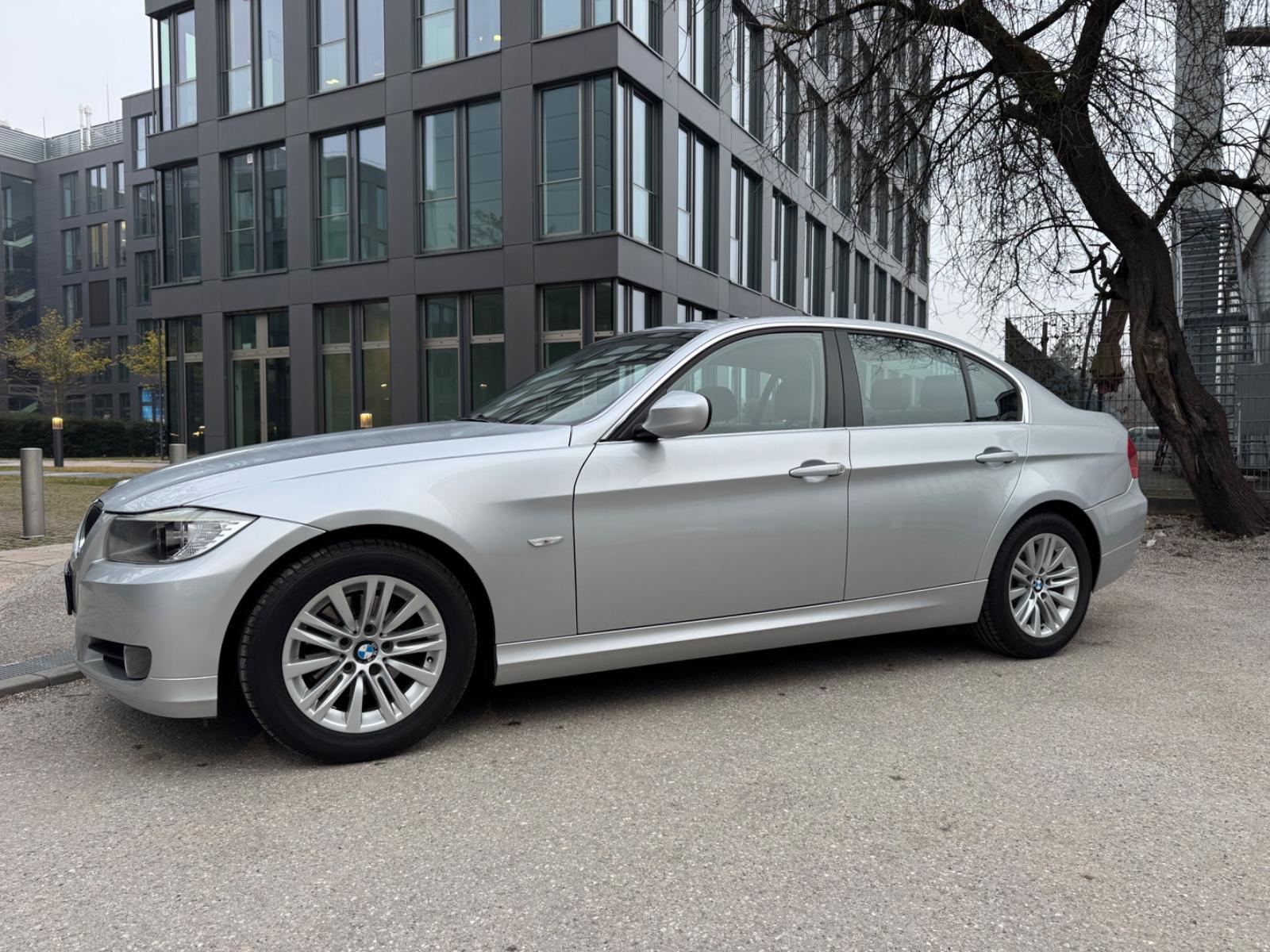 BMW 318i Sport 1.Hand/Navi/PDC original 2 21900 km