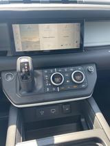 Land Rover Defender 110 D250 SE - Land Rover Defender in Freiburg