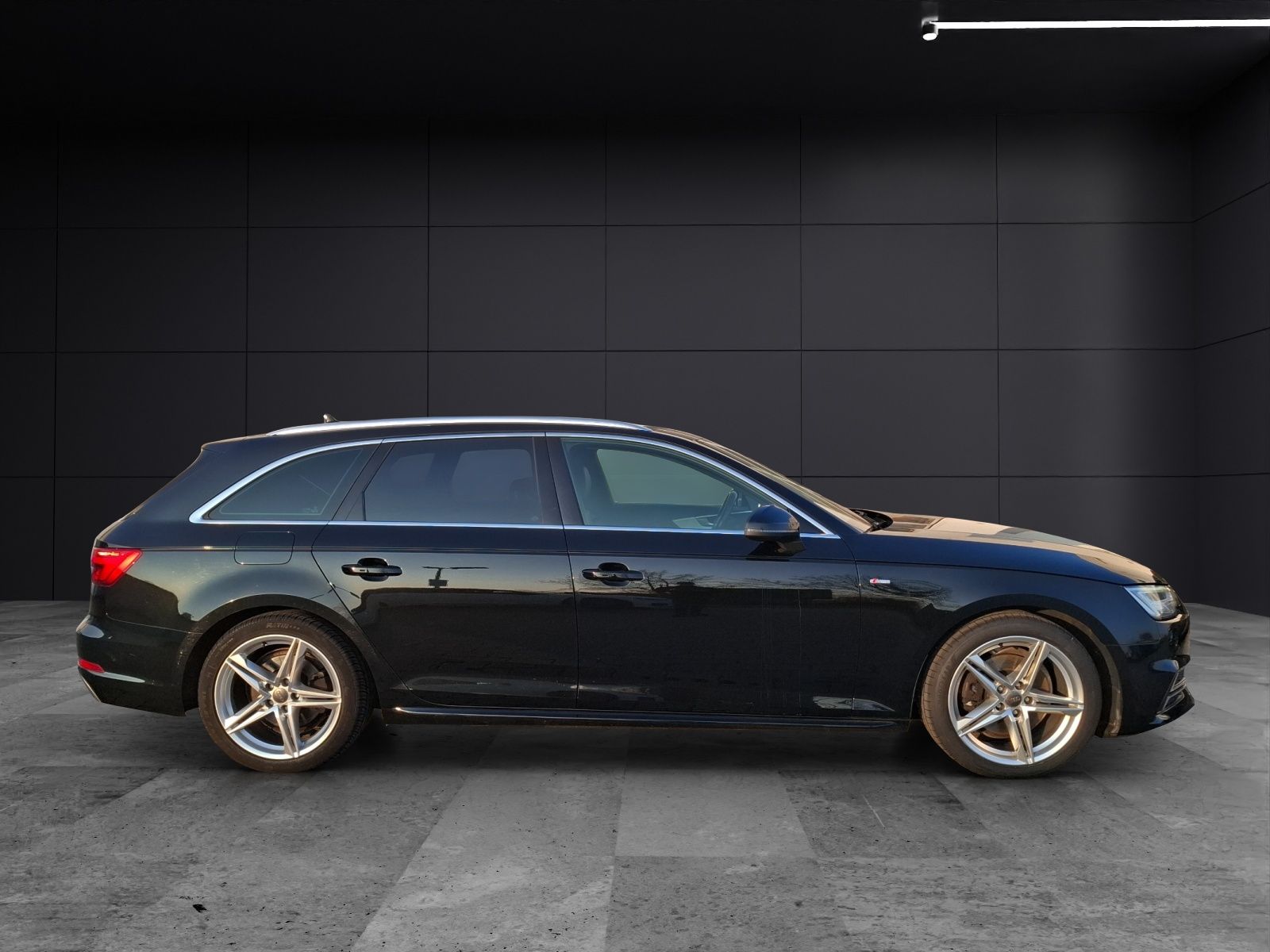 Fahrzeugabbildung Audi A4 Avant TFSI ultra S-Line LED AHK Navi B&O SH 1