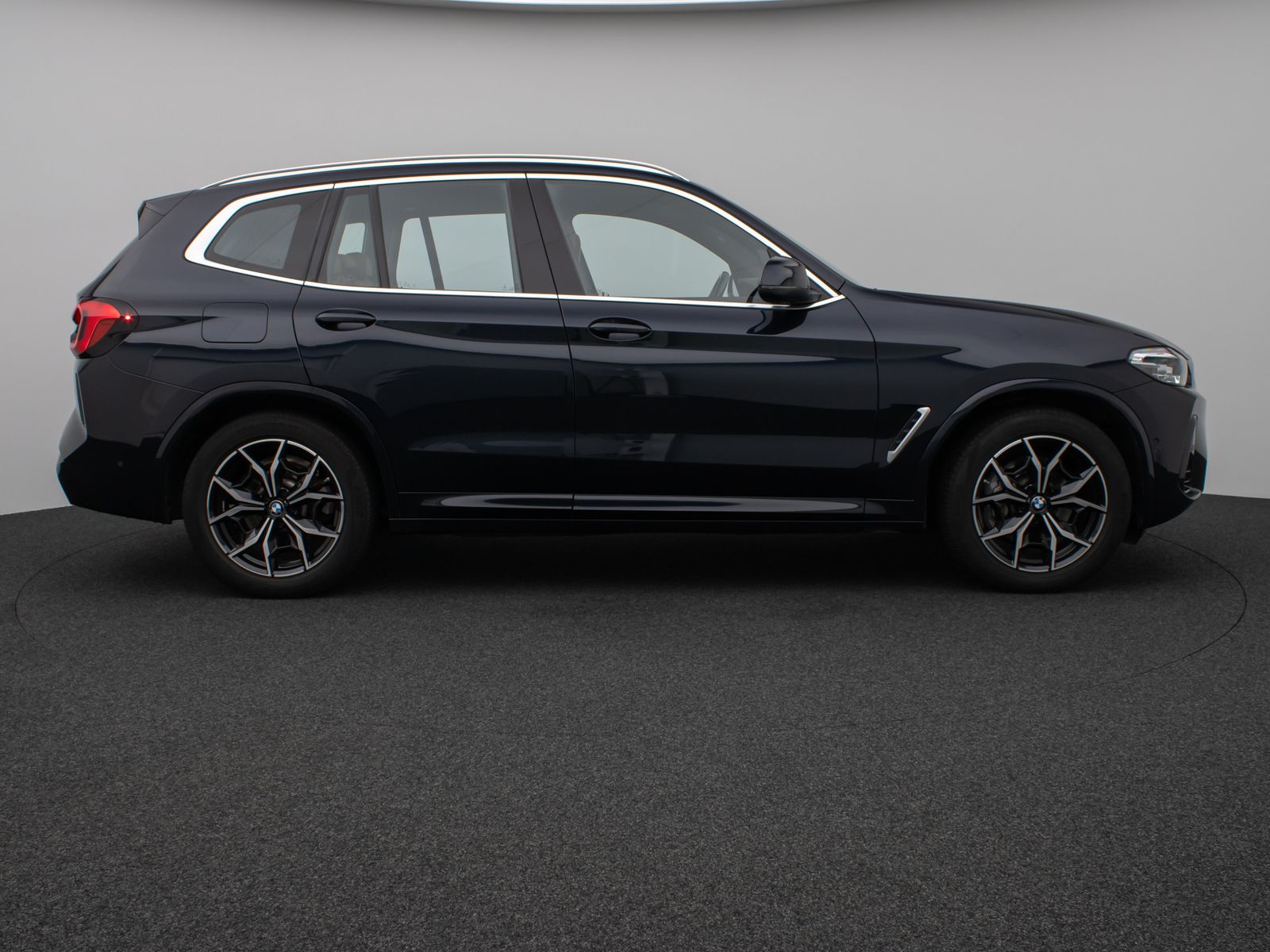Fahrzeugabbildung BMW X3 xD30i M Sport Panorama Kamera DAB HiFi Alarm