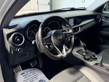 Alfa-Romeo Stelvio - 10