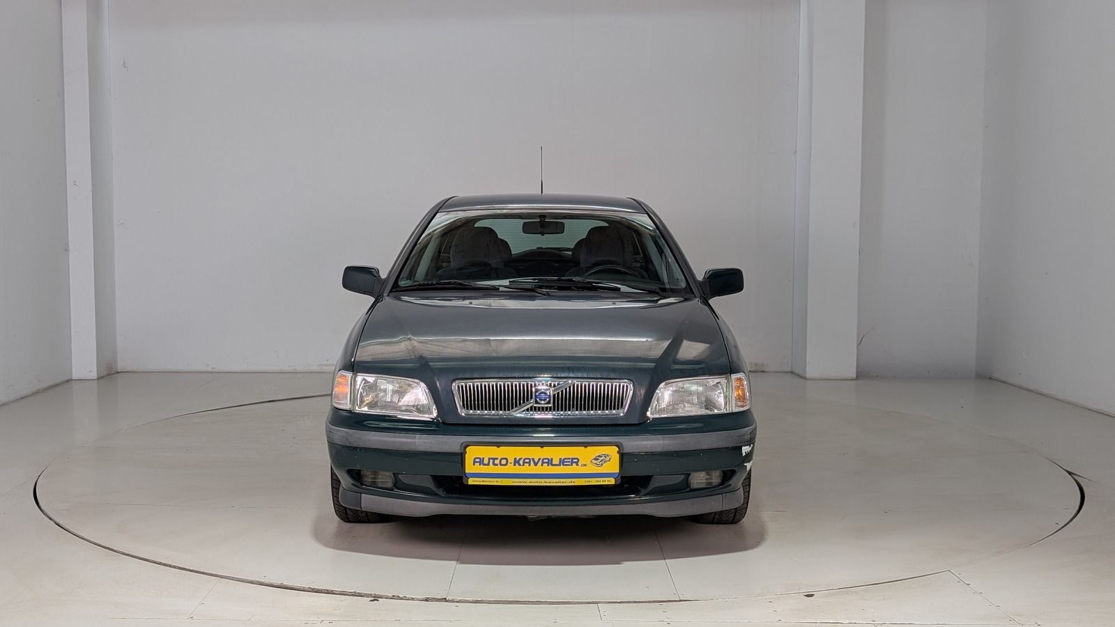Fahrzeugabbildung Volvo V40 2.0T