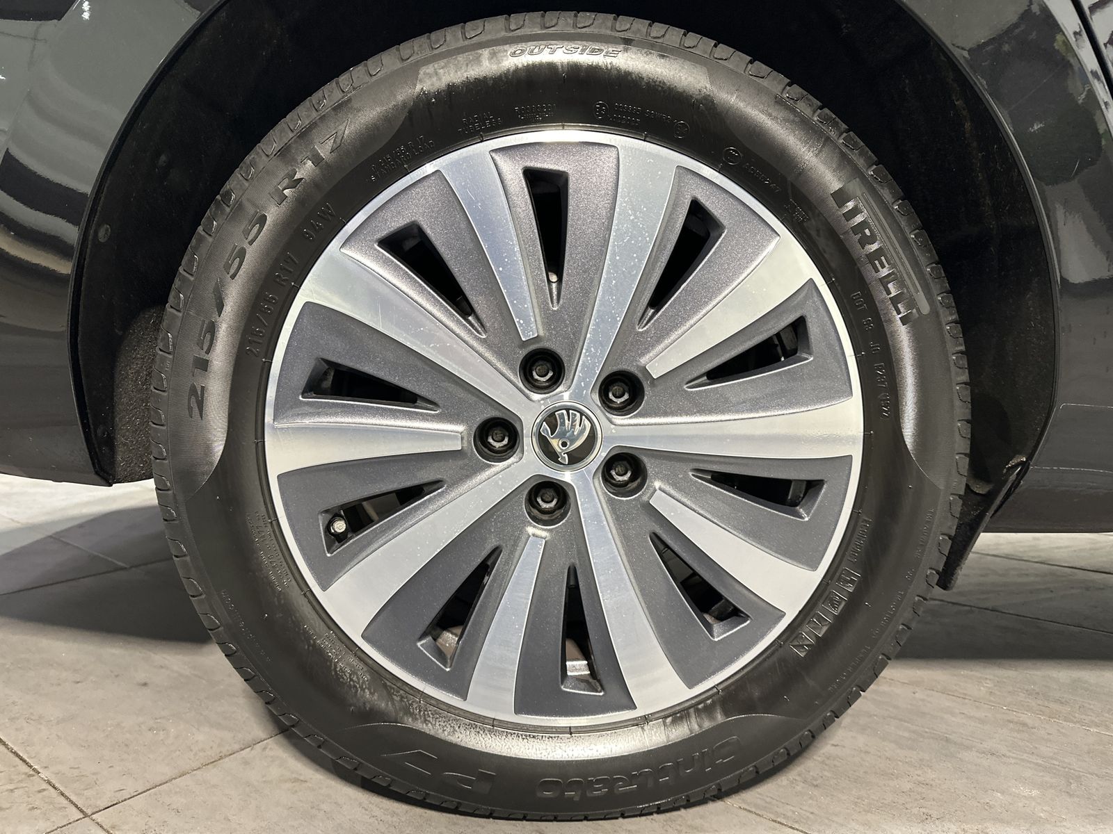 Fahrzeugabbildung SKODA Superb Combi 2.0 TDI DSG Style NAV+LED+PANO+ACC