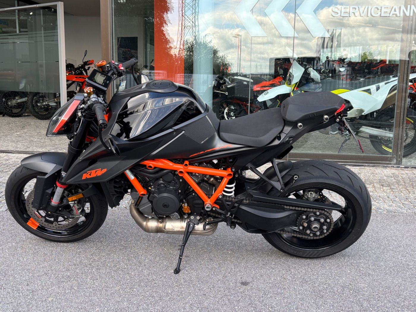 Fahrzeugabbildung KTM 1290 Super Duke R Tech Pack, Mivv ESD, Koffer