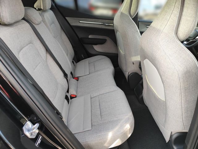 VOLVO EX30 (Bild 21 von Array)