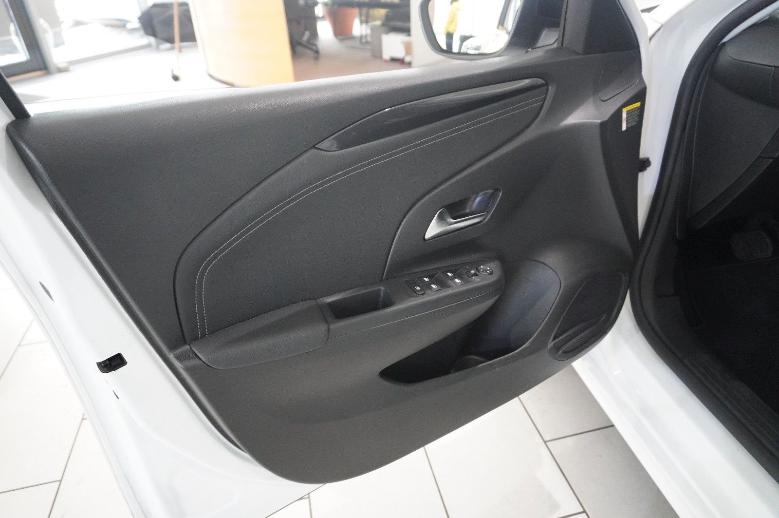 Fahrzeugabbildung Opel Corsa F 1.2T ELEGANCE NAVI/LED/KAMERA/VIRT./DAB+