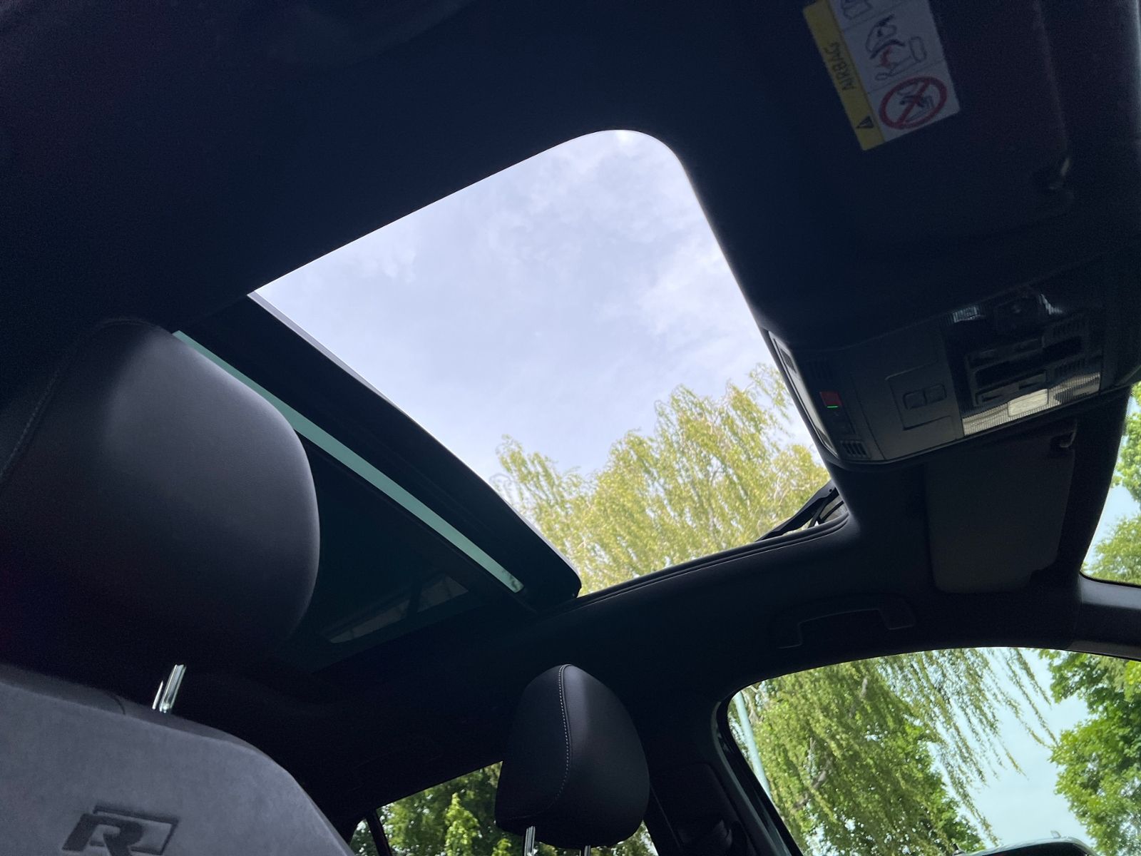 Fahrzeugabbildung Volkswagen T-Roc Sport 2.0 TDI DSG 4Motion R-Line *Beats,Pa
