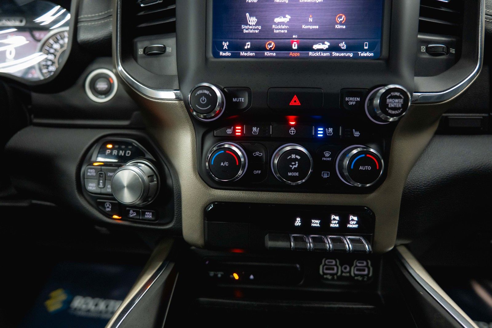 Fahrzeugabbildung Dodge RAM 5.7 V8 HEMI 4x4 LARAMIE Offroad AxleLock 19%