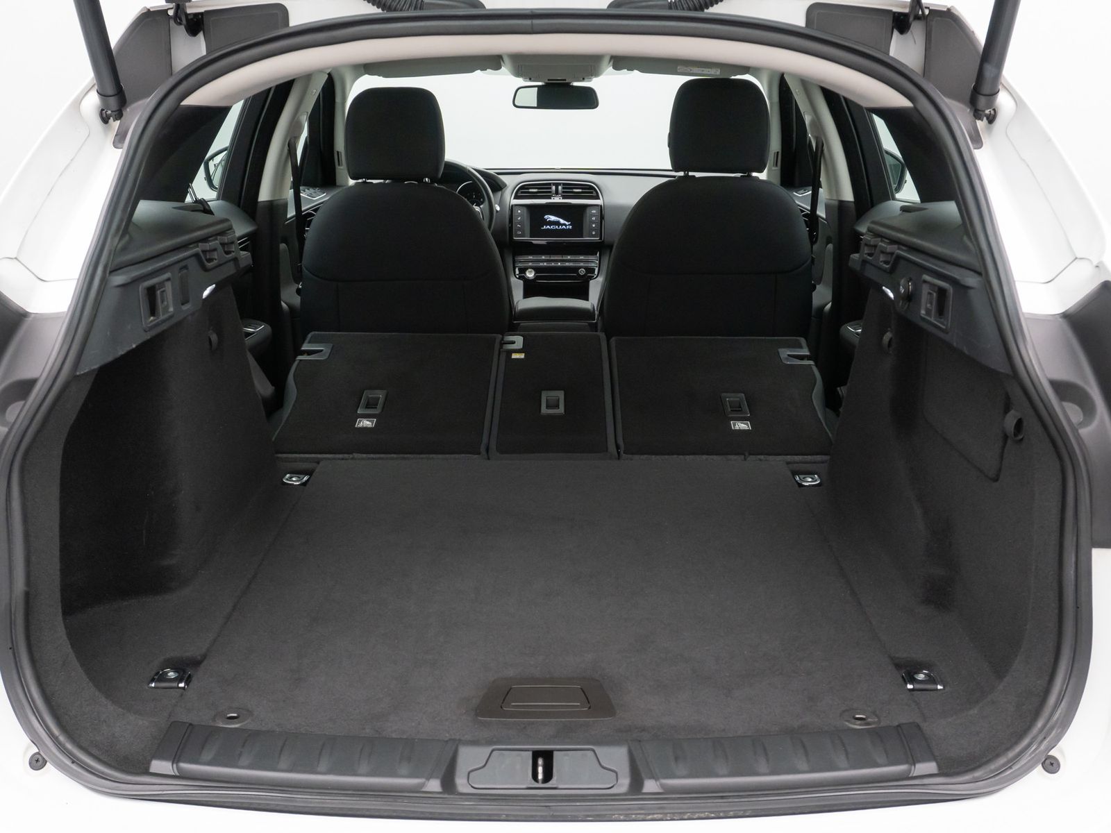 Fahrzeugabbildung Jaguar F-PACE Pure AWD Xenon Memory Kamera Tempomat 20"