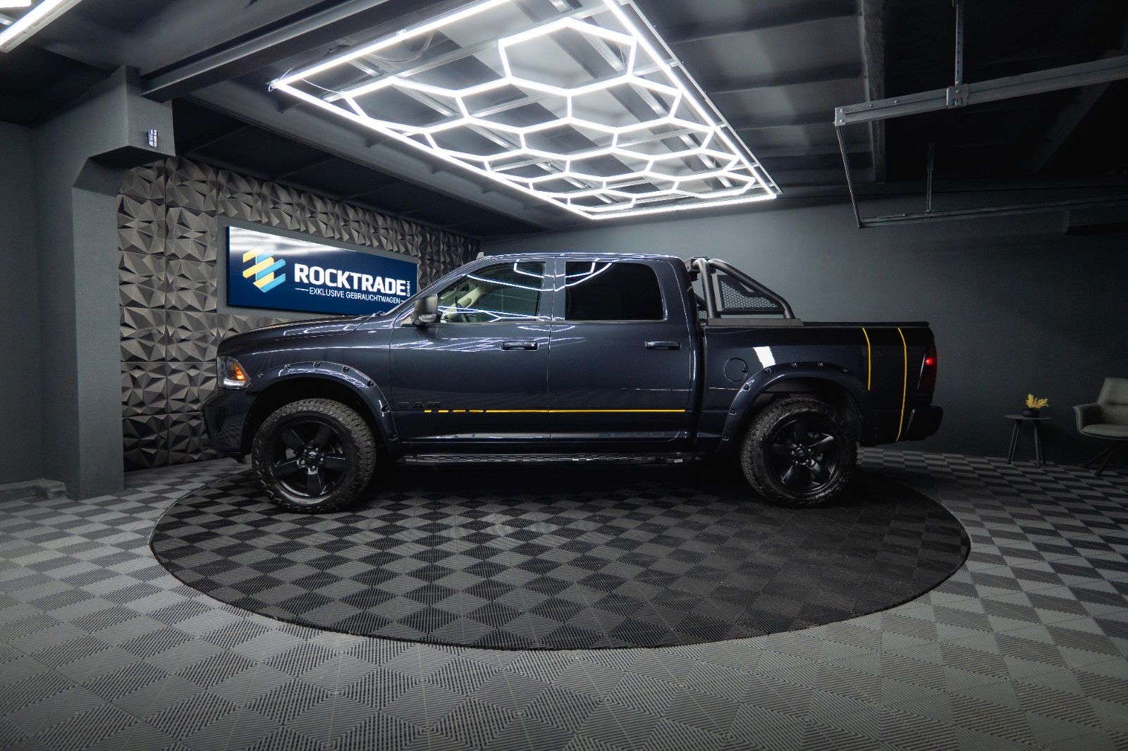Fahrzeugabbildung Dodge RAM 5.7 V8 HEMI 4x4 OFFROAD Night-Paket *LED*AHK