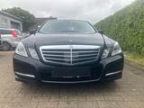 Mercedes-Benz E 300 BlueEFFICIENCY AVANTGARDE Vollausstattung - gebrauchte Mercedes-Benz E 300 aus dem Jahr 2011