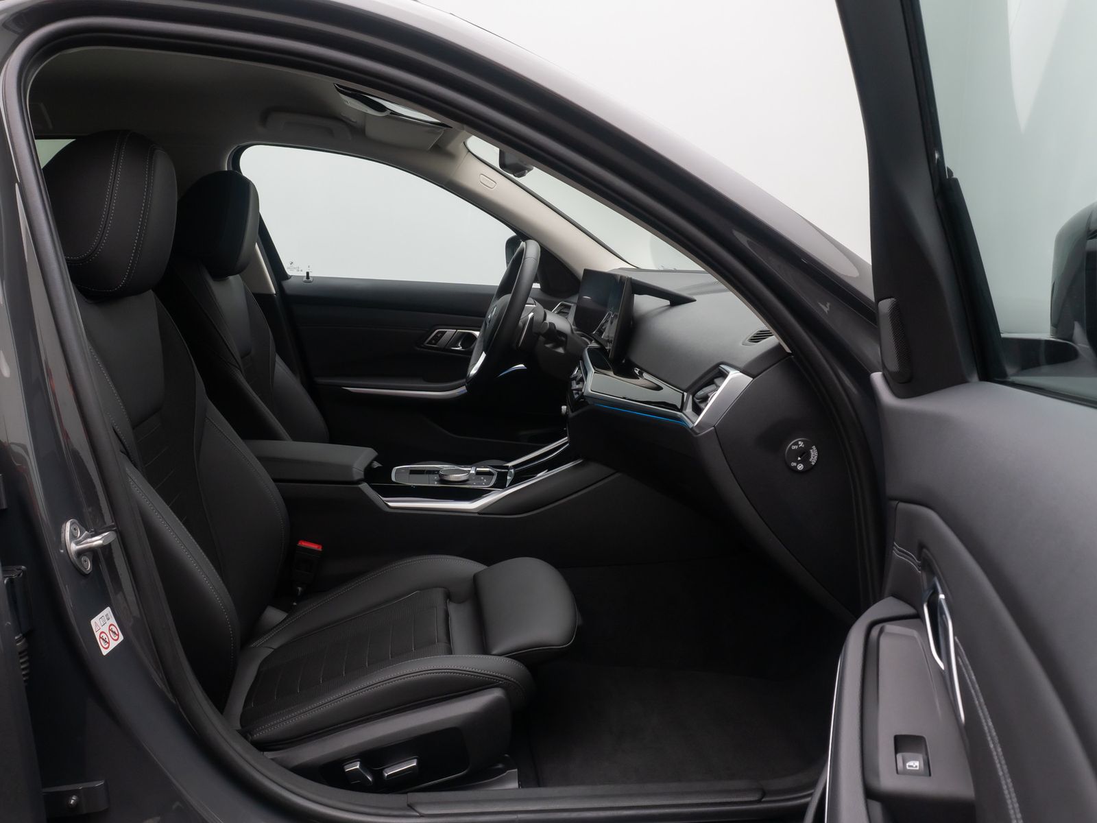 Fahrzeugabbildung BMW 330e Individual DAB HiFi Kamera Komfort Sport