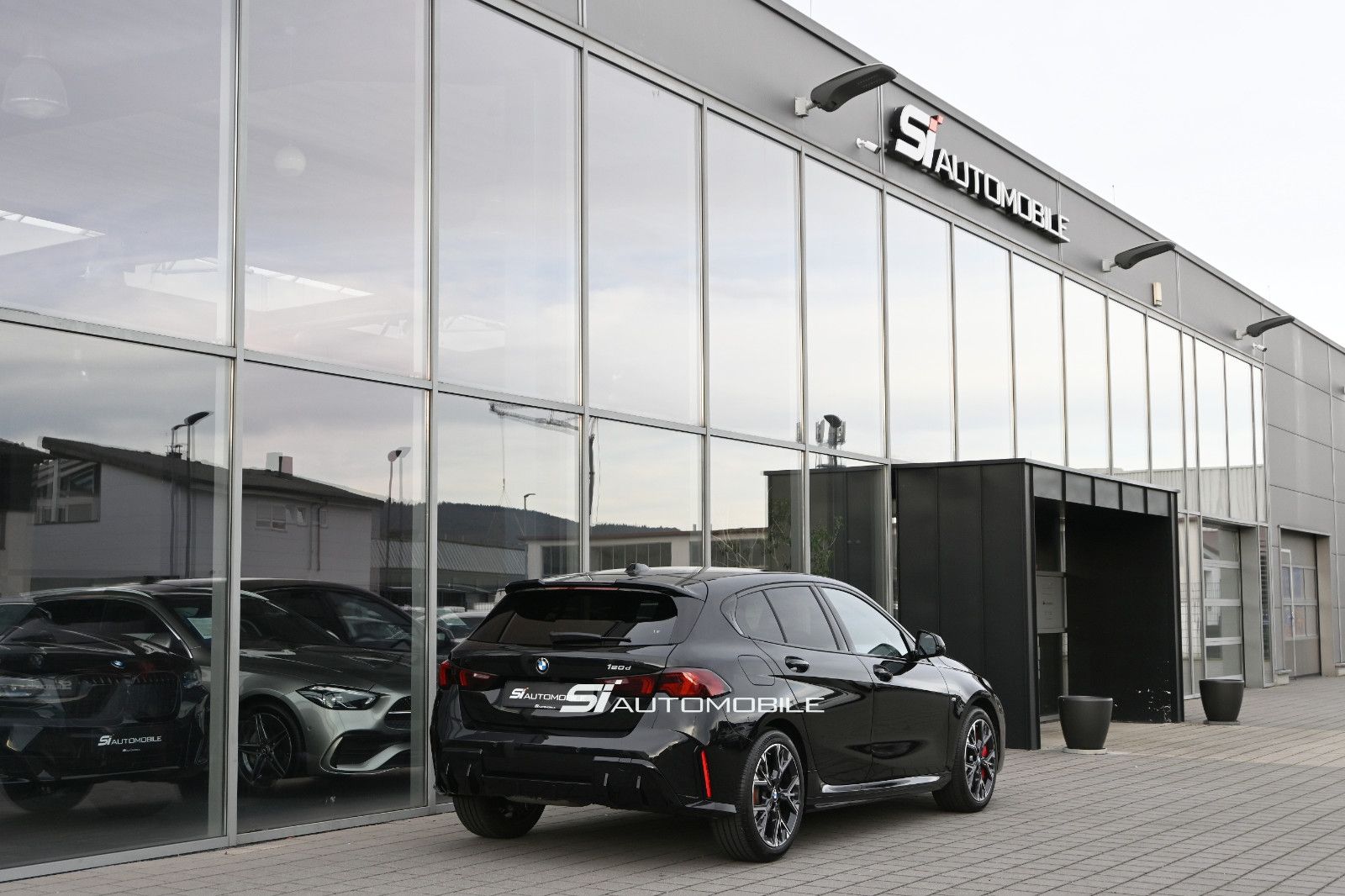 Fahrzeugabbildung BMW 120d M SPORT PRO °ACC°AHK°HARMAN°HUD°MEMO°360°