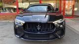 Maserati Levante 3.8 V8 Trofeo USA/PANO/CARBON/B&W/SOFTCL - : Geländewagen, Usa