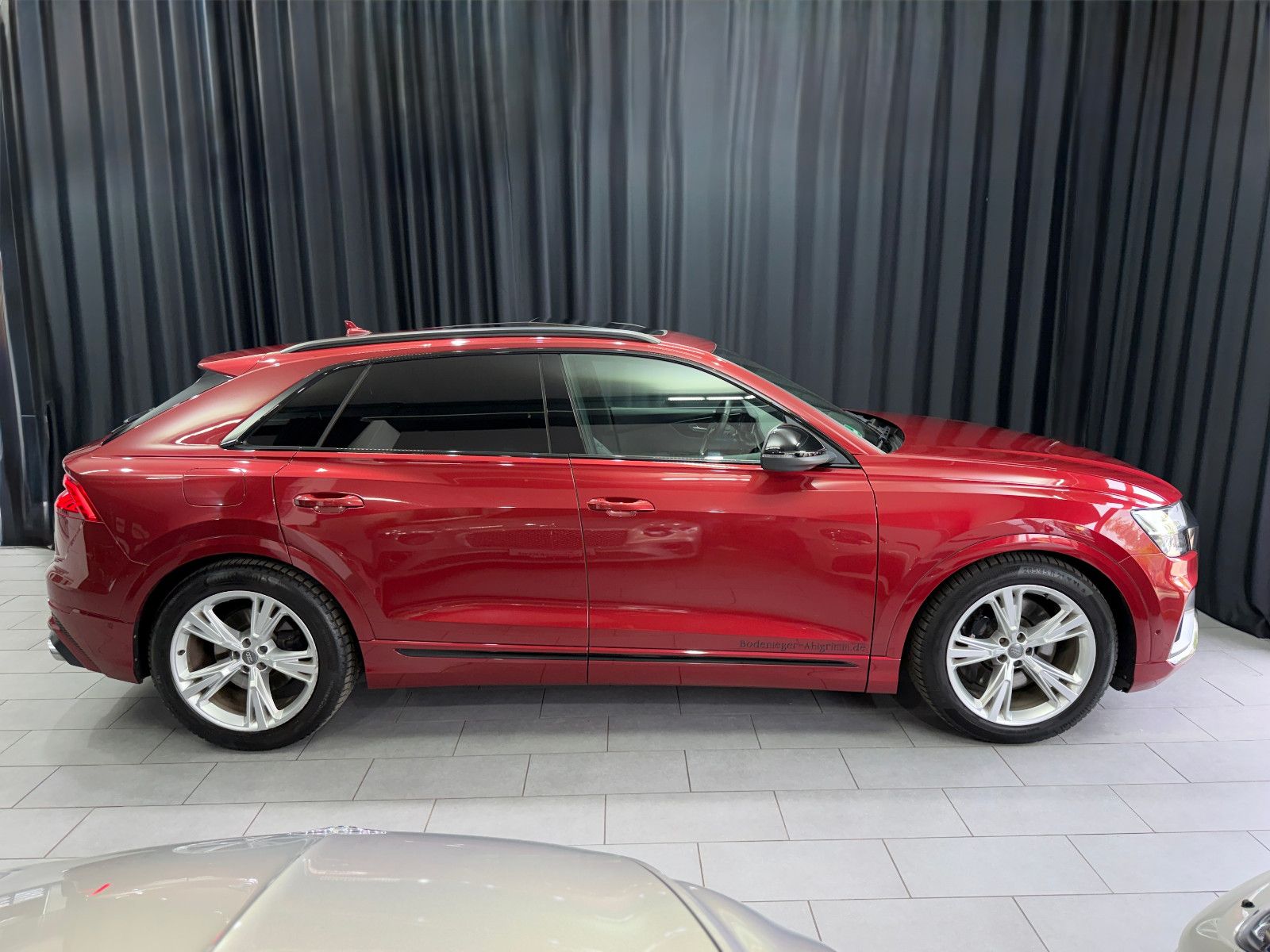 Fahrzeugabbildung Audi SQ8 4.0 TDI quattro|3D BANG&OLUFSEN|RS-SITZE|AHK