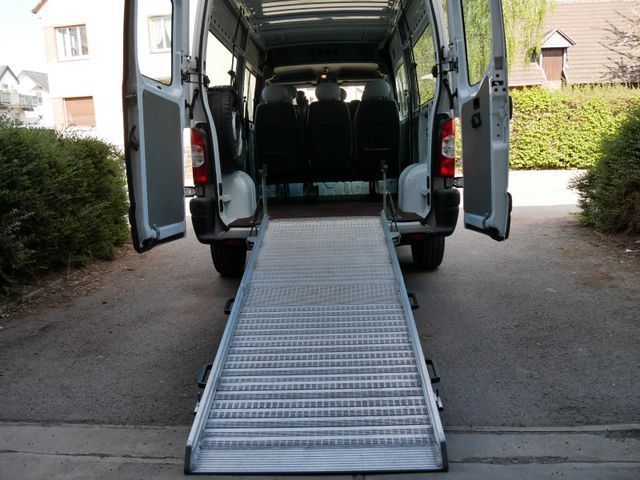 Fahrzeugabbildung Opel Movano 9 SITZER/ RAMPE ! ERST 90.000