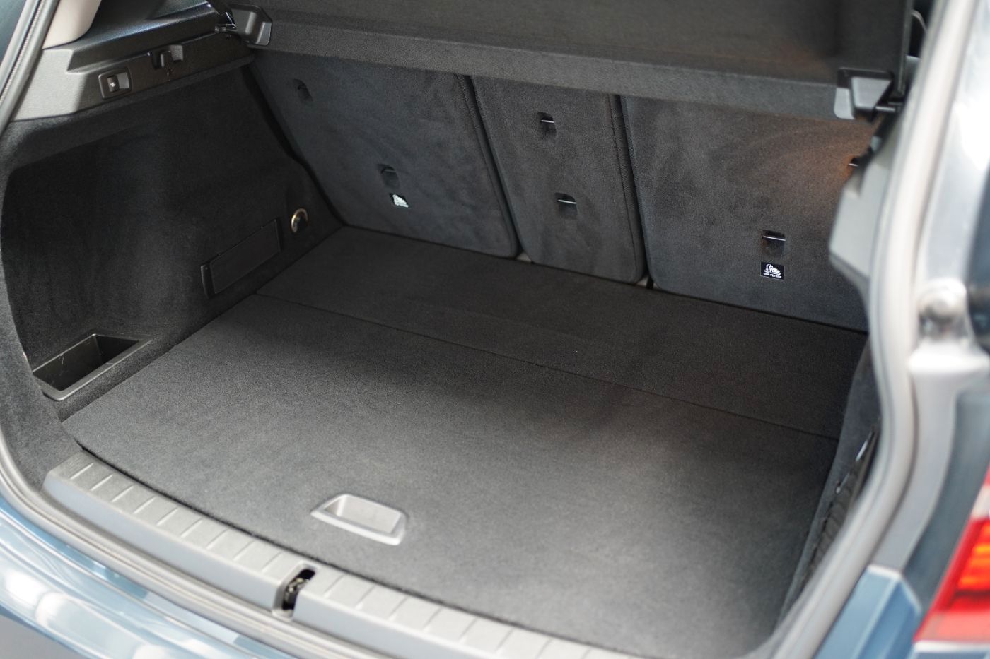 Fahrzeugabbildung BMW 218i Active Tourer Advantage KlimaA+LED+Navi+PDC