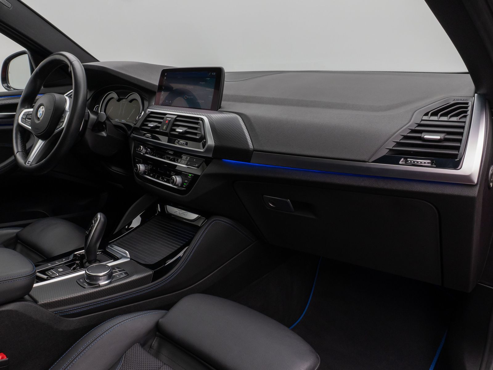 Fahrzeugabbildung BMW X4 xD20d M Sport X Panorama HUD HiFi Komfort 20"