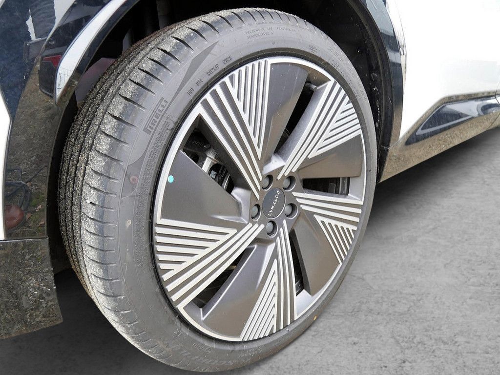 Lynk & Co 08