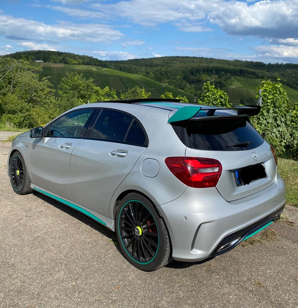 Mercedes-Benz A250 4MATIC Petronas Motorsport Edition