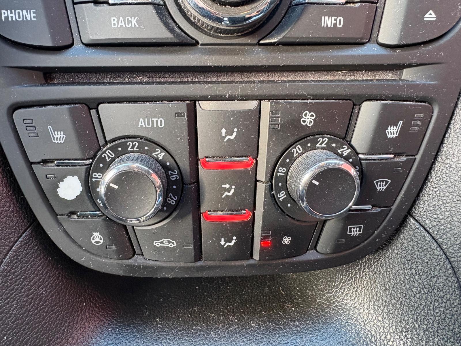 Opel Meriva 2015 — photo 12