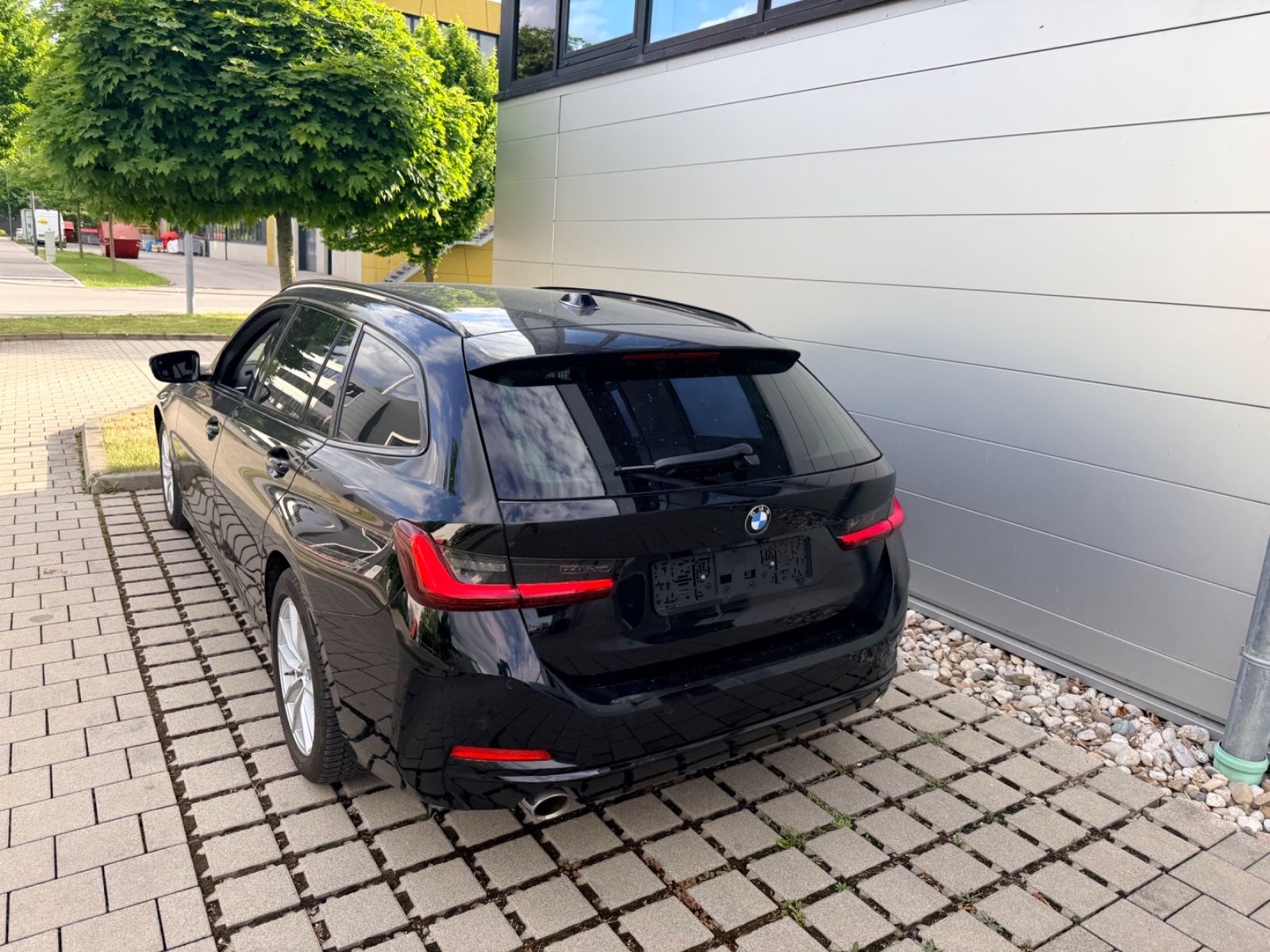 BMW 318i Touring Autom. Navi/LED/Live Cockpit Plus foto 10