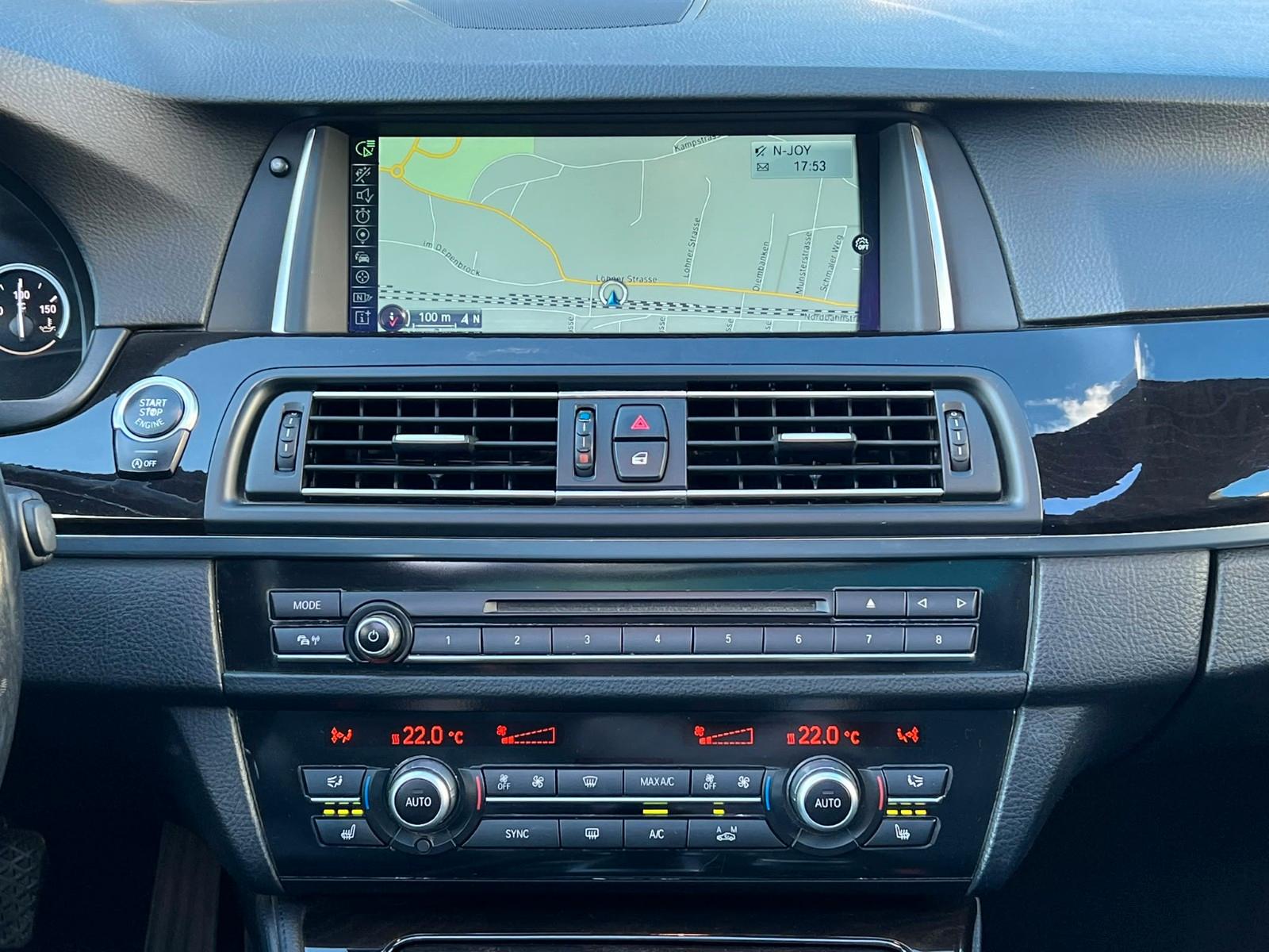 BMW 530d Touring Luxury Line VOLL!