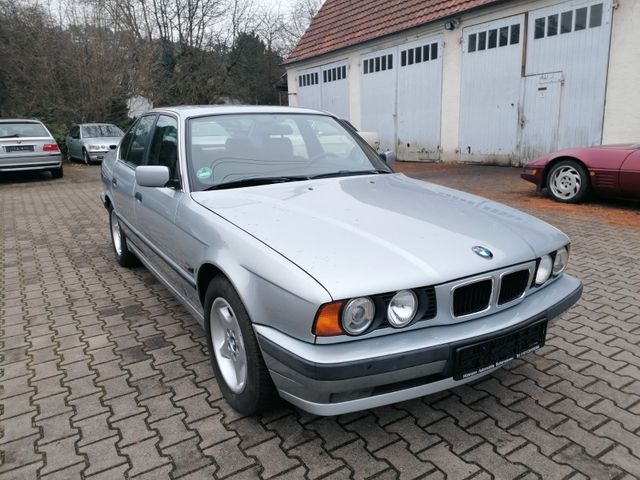 BMW 520i 24V Edition E34 - 1. Hand / Scheckheft