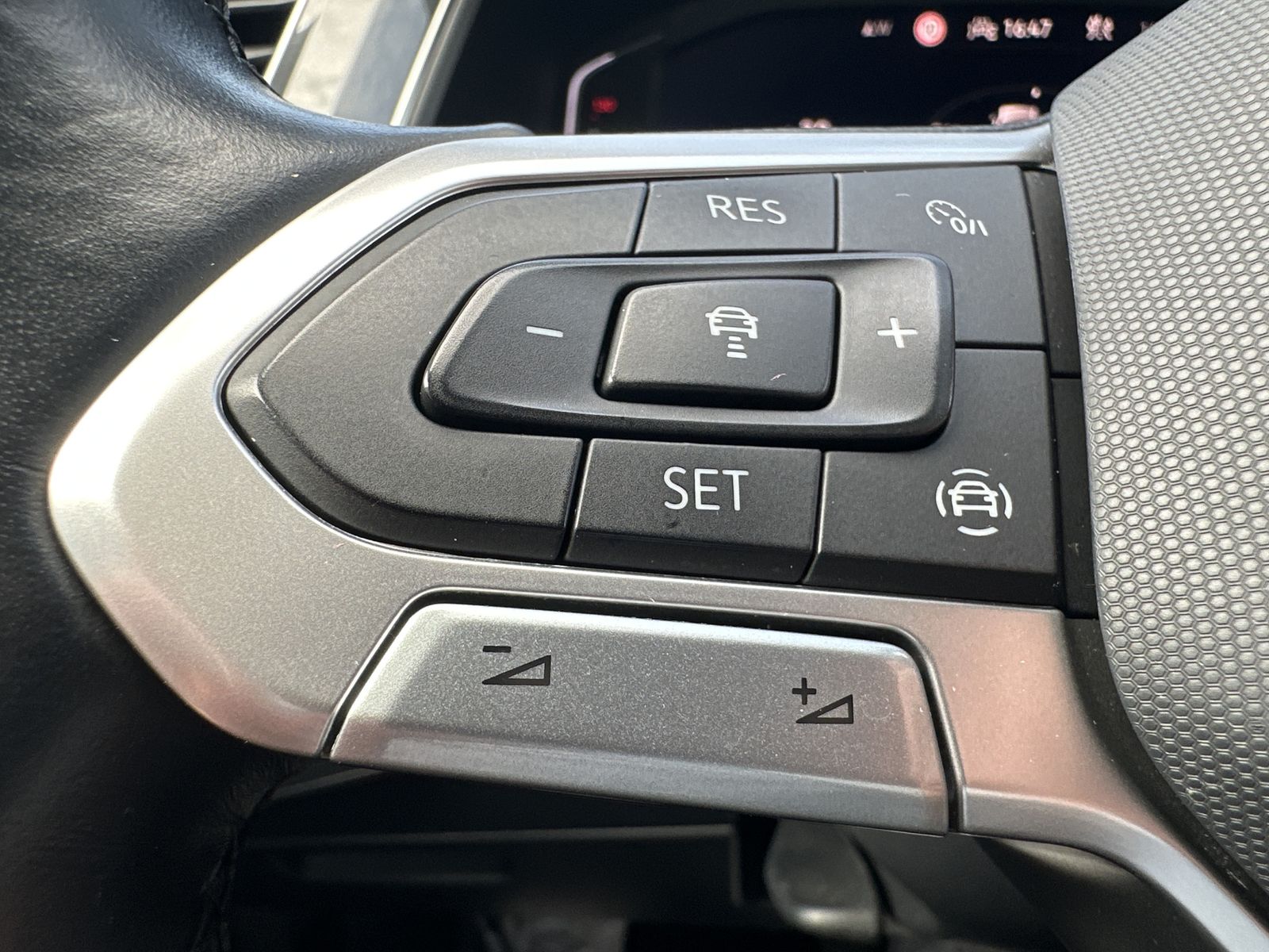 Fahrzeugabbildung Volkswagen Tiguan Allspace 4M Elegance 7-Sitzer NAV+IQLIGHT